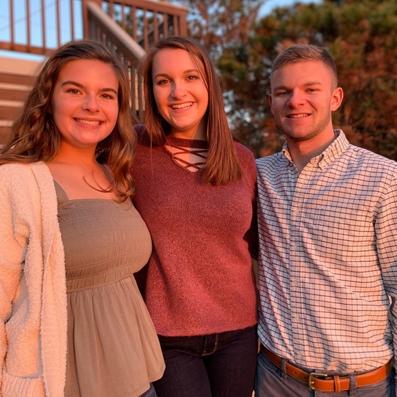 Meet your posher 🦋✨ - Picture 3 of 4